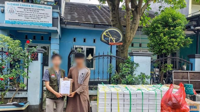 Penyaluran Fidyah ke Yayasan Cahaya Mutiara Islam