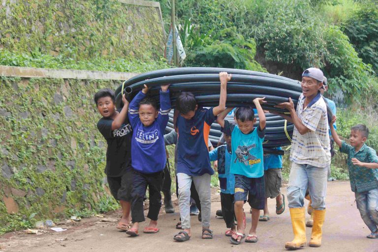 Pipanisasi di Cintamanik Pasca Banjir Bandang