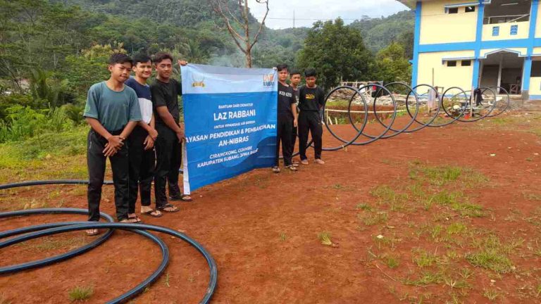 Distribusi Air Untuk Yayasan An Nibras